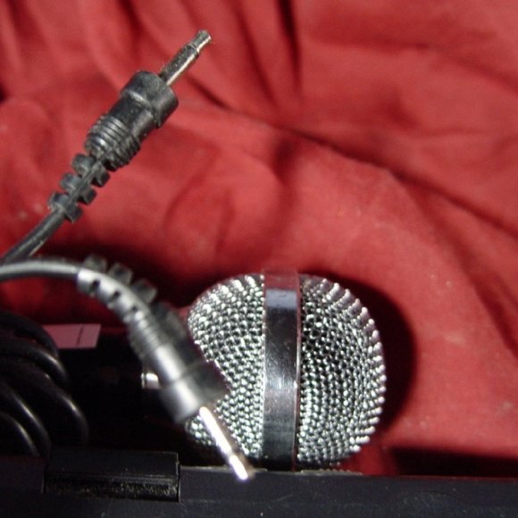 RadioShack Minisette 20 14-1055B Voice Actuated Cassette Tape Recorder W/Mic - Picture 4 of 8